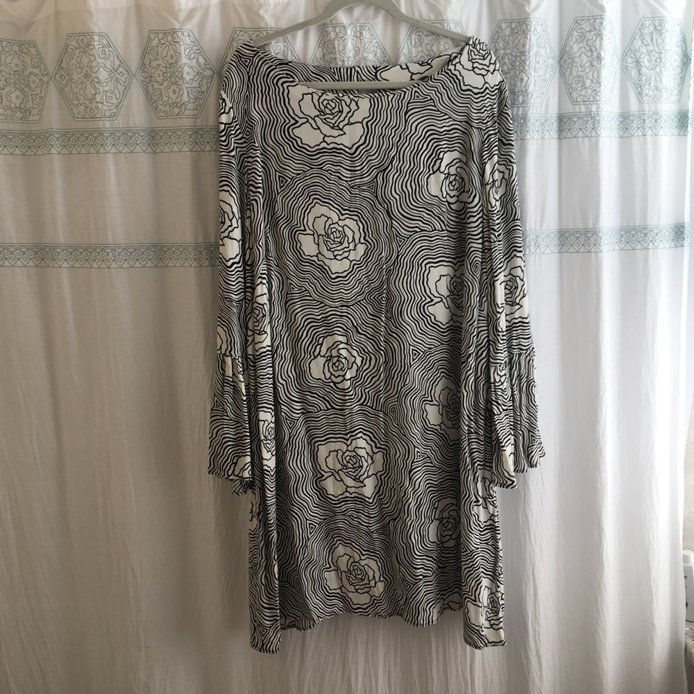 Psychedelic shift dress with bell sleeves from H&M